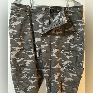 Banana Republic Cargo Pants- Skinny Leg Size 12 Regular Fit